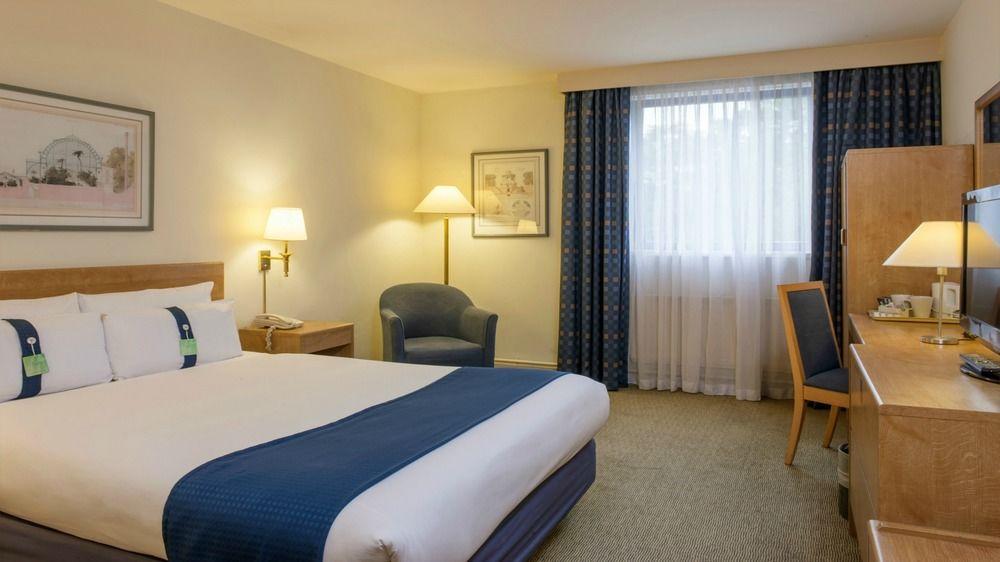 Holiday Inn Warrington By Ihg Екстериор снимка