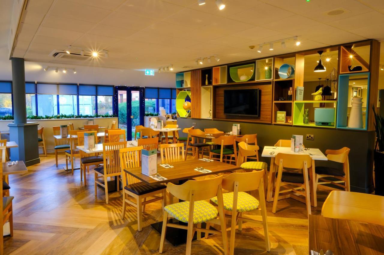 Holiday Inn Warrington By Ihg Екстериор снимка