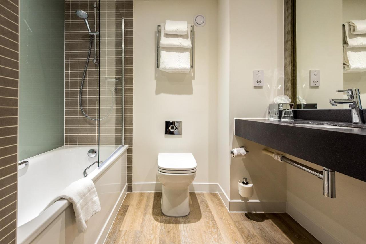 Holiday Inn Warrington By Ihg Екстериор снимка