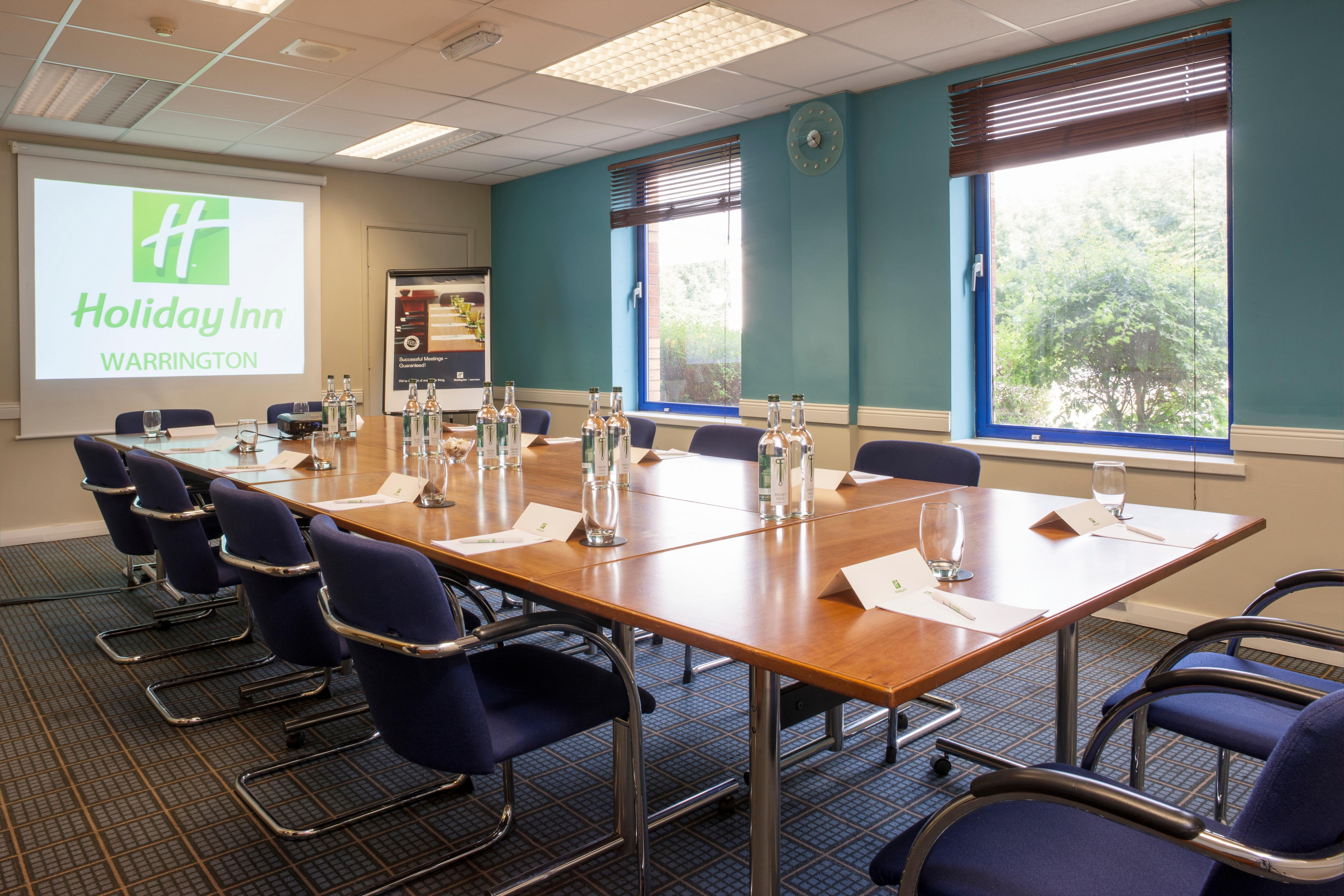 Holiday Inn Warrington By Ihg Екстериор снимка