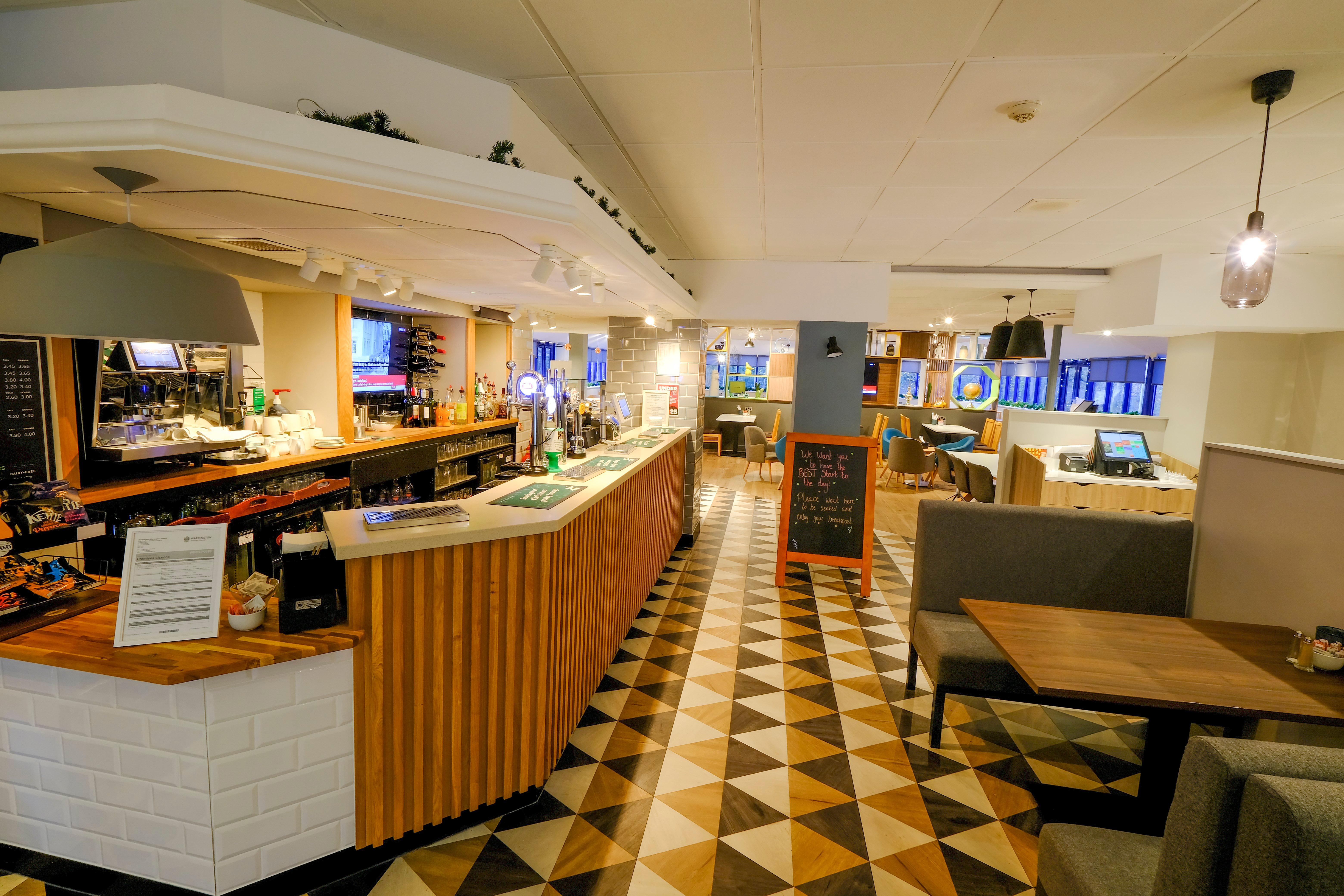 Holiday Inn Warrington By Ihg Екстериор снимка