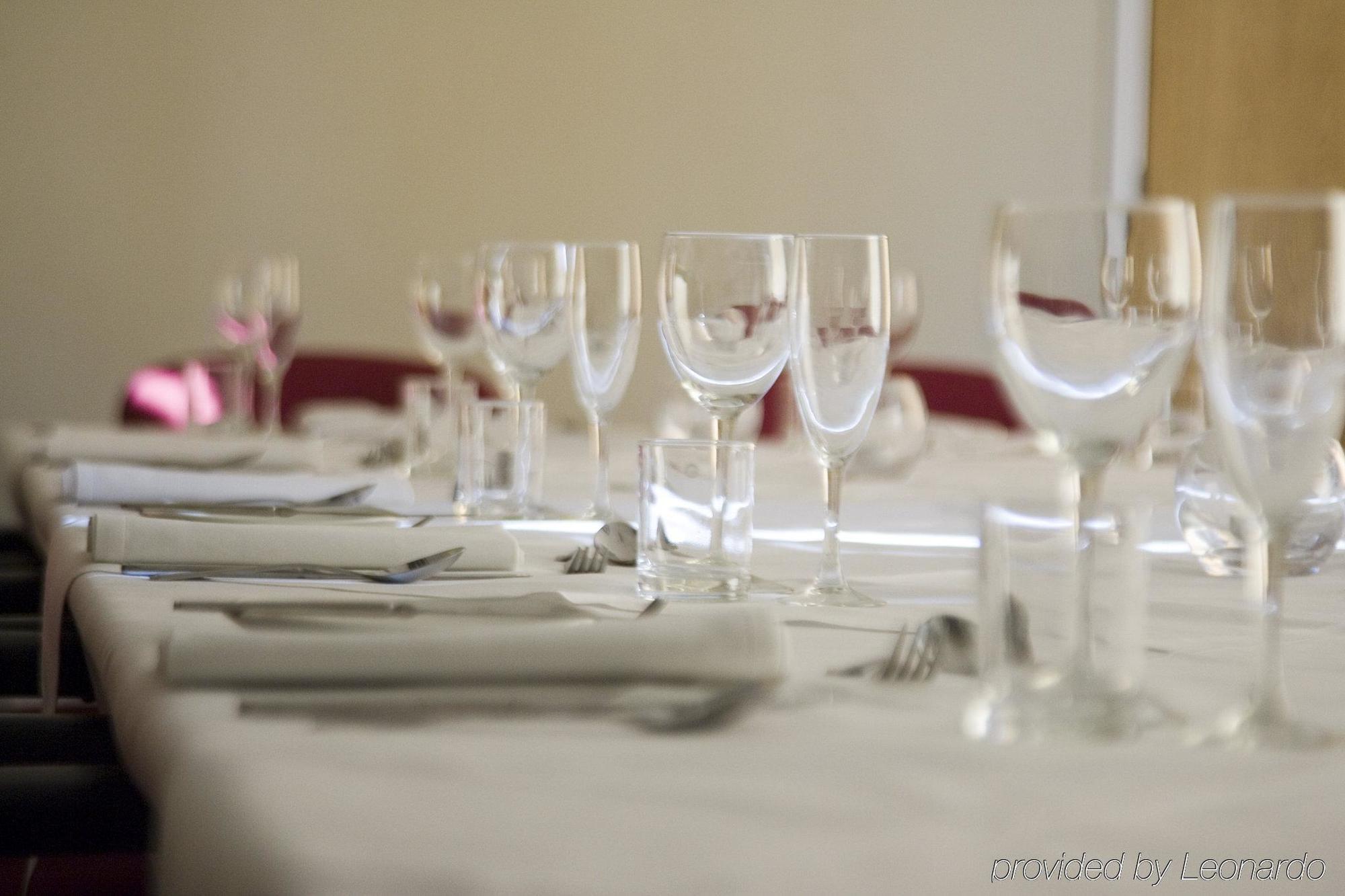 Holiday Inn Warrington By Ihg Екстериор снимка