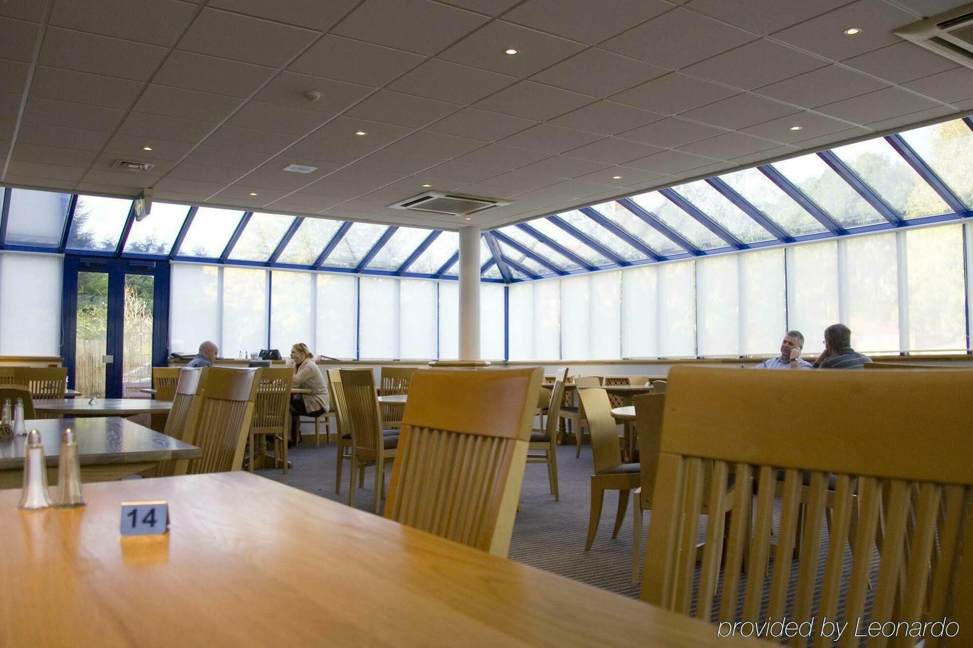 Holiday Inn Warrington By Ihg Екстериор снимка
