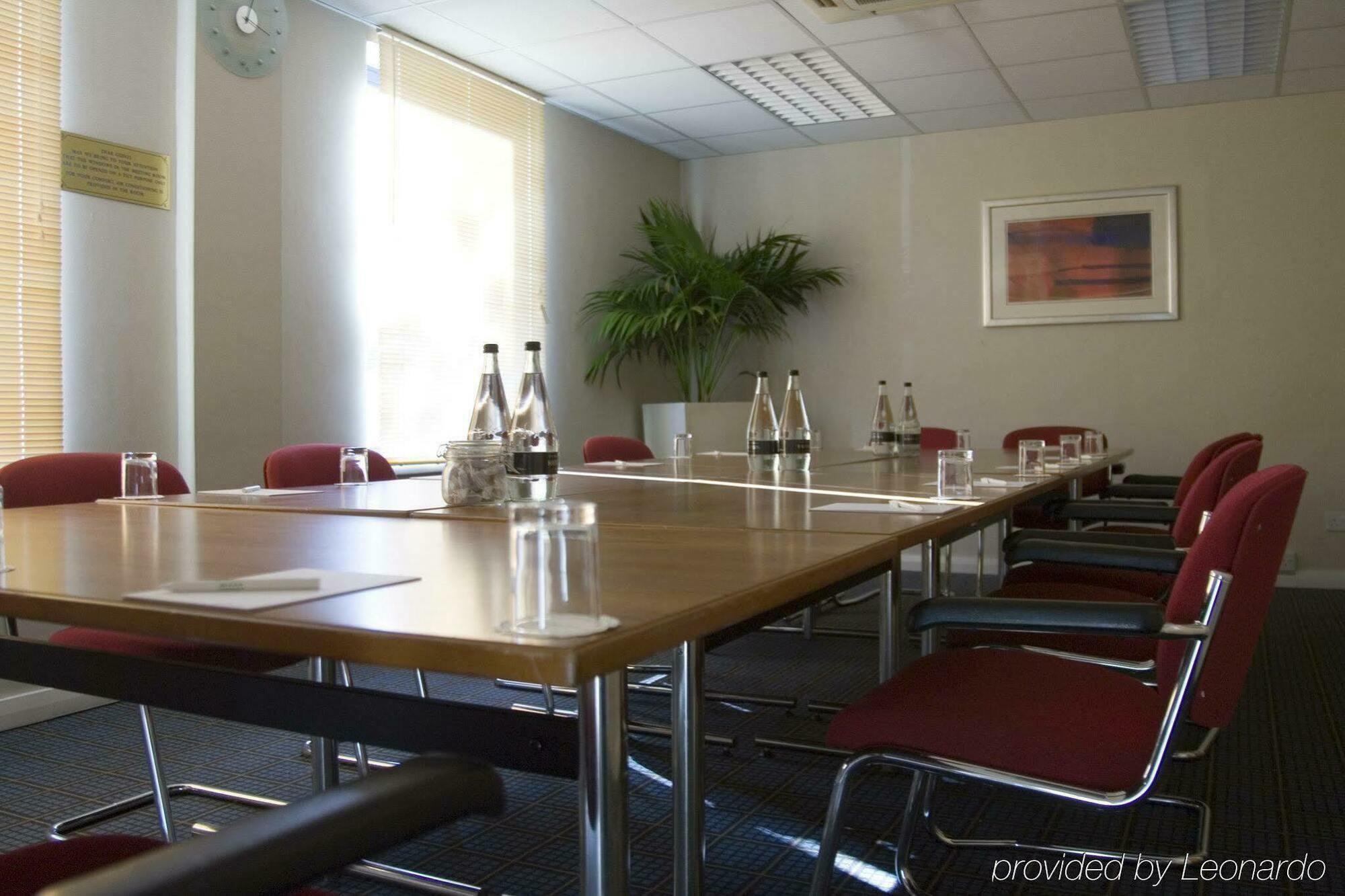 Holiday Inn Warrington By Ihg Съоръжения снимка
